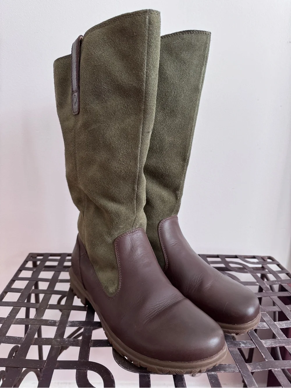 BOGS Bobby Tall Women's 9 Euro 40 waterproof boots. Box included.